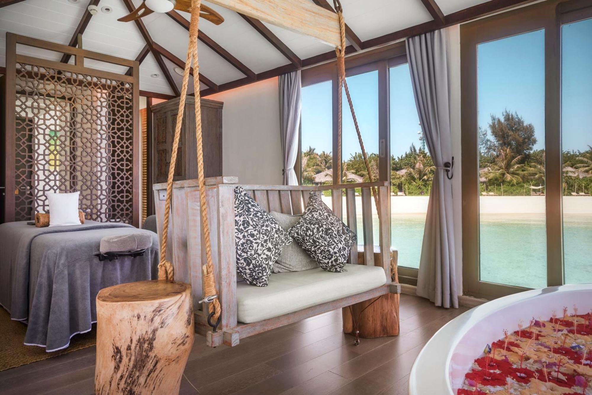 Grand Park Kodhipparu Maldives Hotel Baros Island Exterior photo
