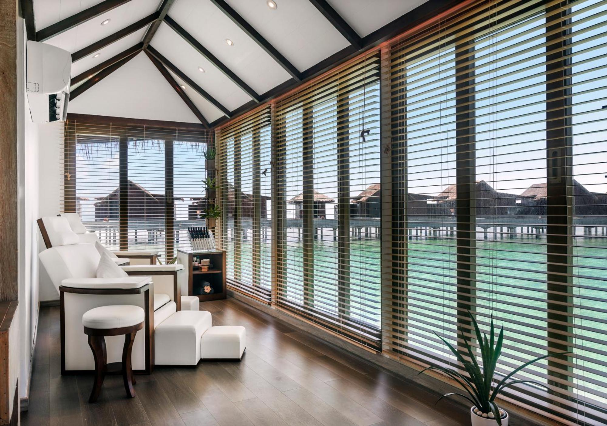 Grand Park Kodhipparu Maldives Hotel Baros Island Exterior photo