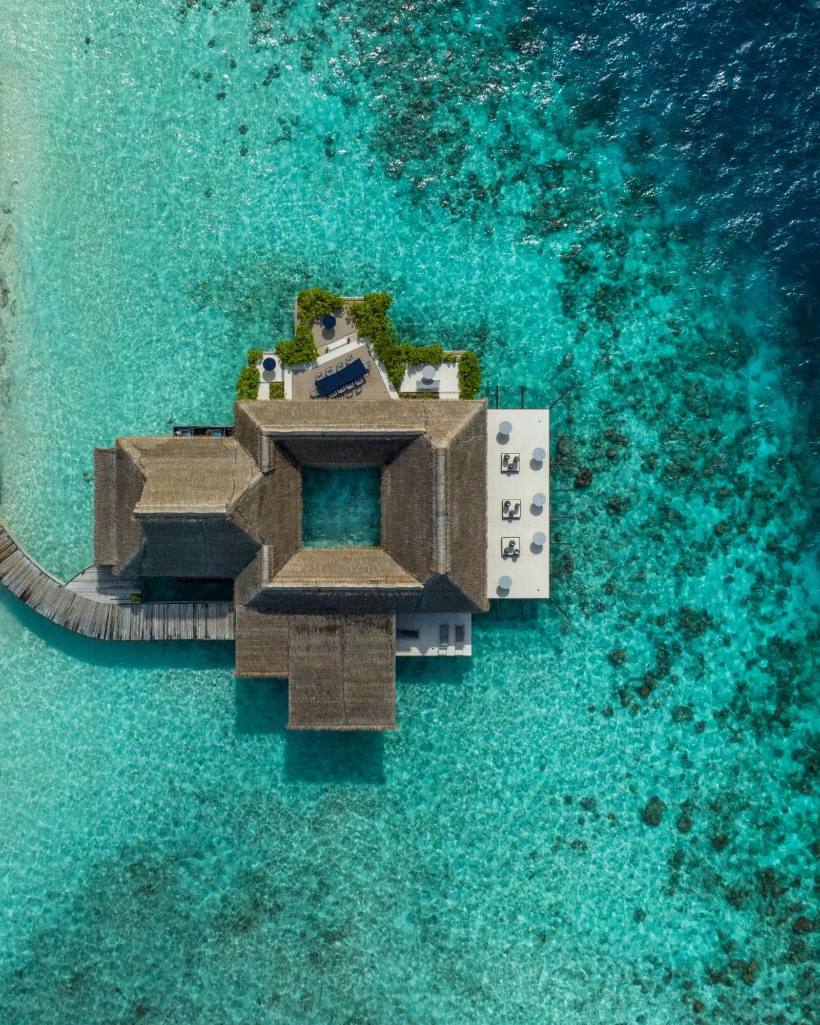 Grand Park Kodhipparu Maldives Hotel Baros Island Exterior photo