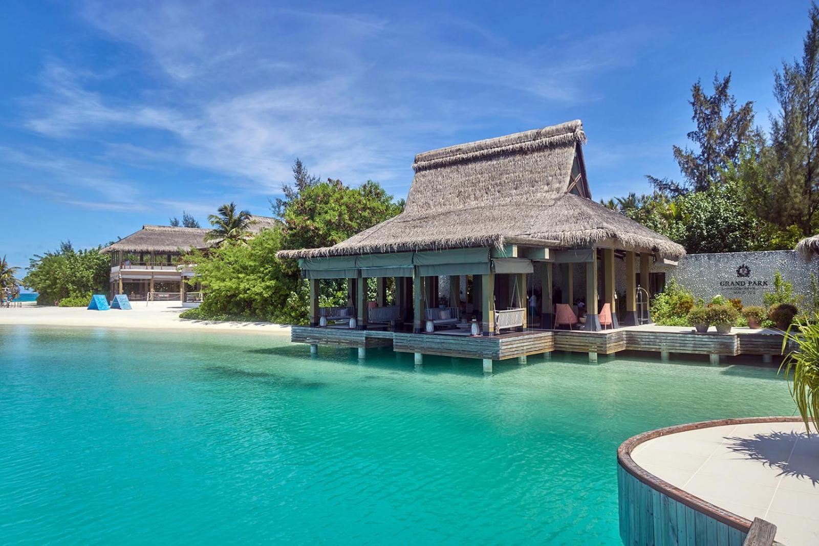 Grand Park Kodhipparu Maldives Hotel Baros Island Exterior photo